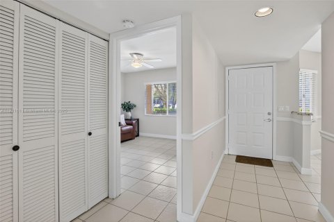 Condominio en venta en Pembroke Pines, Florida, 2 dormitorios, 126.72 m2 № 1975535 - foto 26