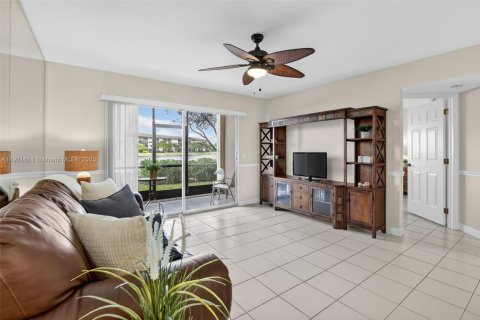 Condominio en venta en Pembroke Pines, Florida, 2 dormitorios, 126.72 m2 № 1975535 - foto 13