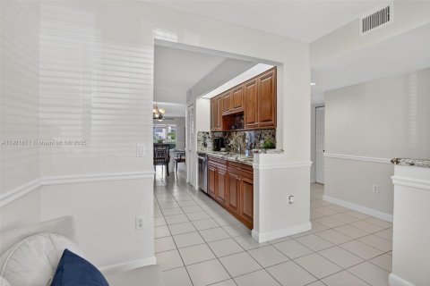 Condominio en venta en Pembroke Pines, Florida, 2 dormitorios, 126.72 m2 № 1975535 - foto 4
