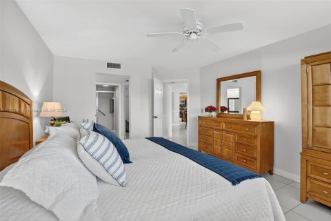 Condominio en venta en Pembroke Pines, Florida, 2 dormitorios, 126.72 m2 № 1975535 - foto 19
