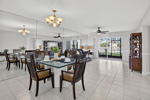 Condominio en venta en Pembroke Pines, Florida, 2 dormitorios, 126.72 m2 № 1975535 - foto 9