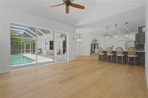 Casa en venta en Palm Harbor, Florida, 5 dormitorios, 282.61 m2 № 2167307 - foto 24