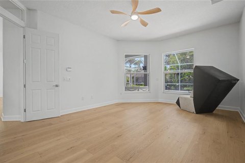 Casa en venta en Palm Harbor, Florida, 5 dormitorios, 282.61 m2 № 2167307 - foto 28