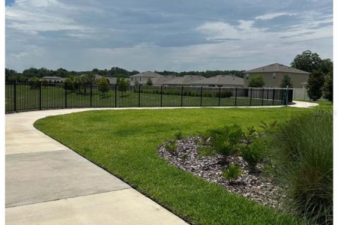 House in Apopka, Florida 4 bedrooms, 214.42 sq.m. № 2150945 - photo 24