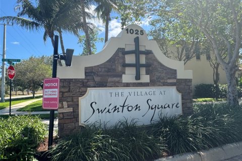 Townhouse in Delray Beach, Florida 3 bedrooms, 123.37 sq.m. № 1132788 - photo 1
