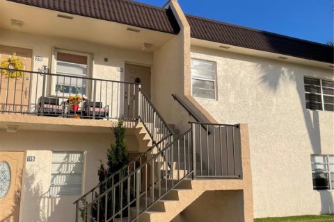 Condo in West Palm Beach, Florida, 2 bedrooms  № 1865367 - photo 15