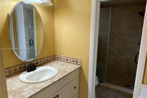 Condo in West Palm Beach, Florida, 2 bedrooms  № 1865367 - photo 16
