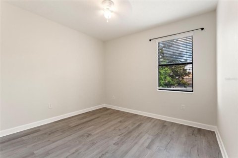 Casa en venta en Davenport, Florida, 5 dormitorios, 301.1 m2 № 2110380 - foto 16