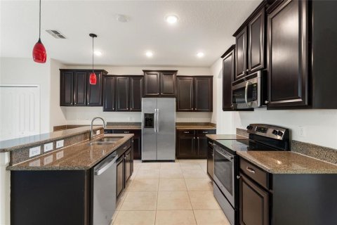 Casa en venta en Davenport, Florida, 5 dormitorios, 301.1 m2 № 2110380 - foto 9