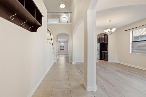 Casa en venta en Davenport, Florida, 5 dormitorios, 301.1 m2 № 2110380 - foto 3