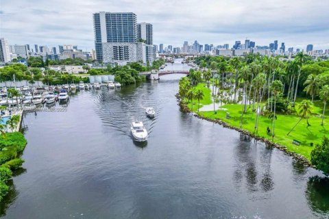 Condo in Miami, Florida, 2 bedrooms  № 1973464 - photo 19