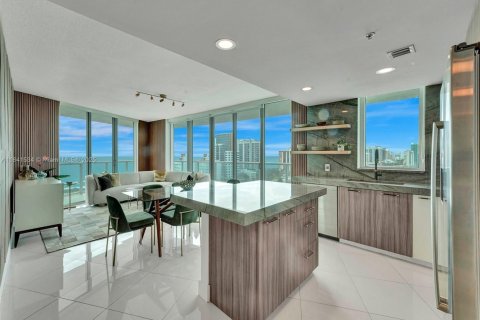 Condominio en alquiler en Miami Beach, Florida, 3 dormitorios, 114.27 m2 № 1939756 - foto 10