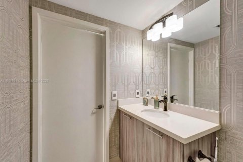 Condominio en alquiler en Miami Beach, Florida, 3 dormitorios, 114.27 m2 № 1939756 - foto 27