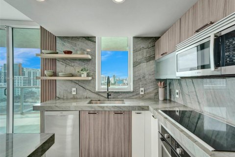 Condominio en alquiler en Miami Beach, Florida, 3 dormitorios, 114.27 m2 № 1939756 - foto 13