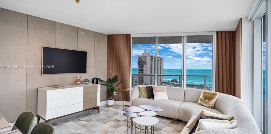 Condominio en Miami Beach, Florida, 3 dormitorios  № 1939756