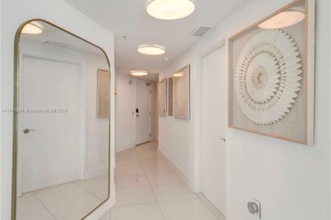 Condominio en alquiler en Miami Beach, Florida, 3 dormitorios, 114.27 m2 № 1939756 - foto 17