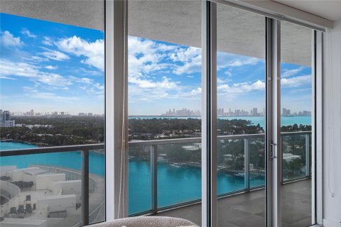 Condominio en alquiler en Miami Beach, Florida, 3 dormitorios, 114.27 m2 № 1939756 - foto 7