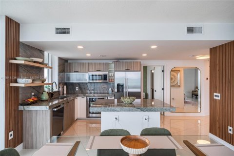 Condominio en alquiler en Miami Beach, Florida, 3 dormitorios, 114.27 m2 № 1939756 - foto 15