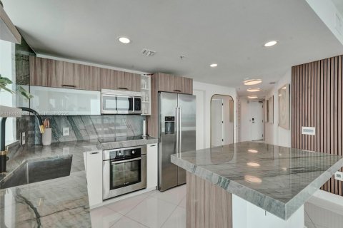 Condominio en alquiler en Miami Beach, Florida, 3 dormitorios, 114.27 m2 № 1939756 - foto 11