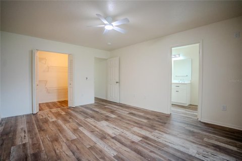 House in Winter Haven, Florida 3 bedrooms, 147.53 sq.m. № 2425963 - photo 12