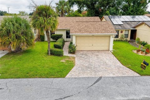 House in Winter Haven, Florida 3 bedrooms, 147.53 sq.m. № 2425963 - photo 2