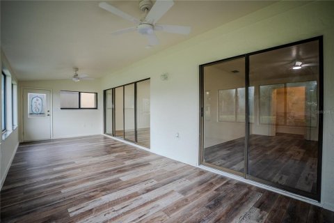 House in Winter Haven, Florida 3 bedrooms, 147.53 sq.m. № 2425963 - photo 20