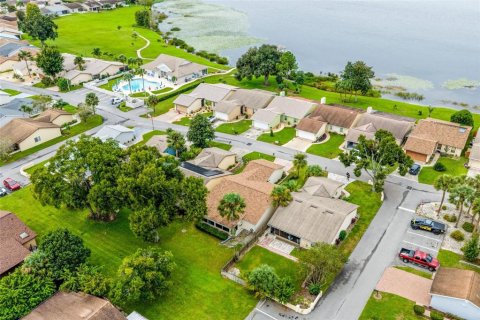 House in Winter Haven, Florida 3 bedrooms, 147.53 sq.m. № 2425963 - photo 4