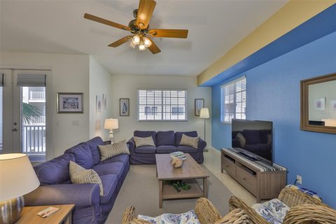 Townhouse in Madeira Beach, Florida 4 bedrooms, 190.91 sq.m. № 1760384 - photo 2