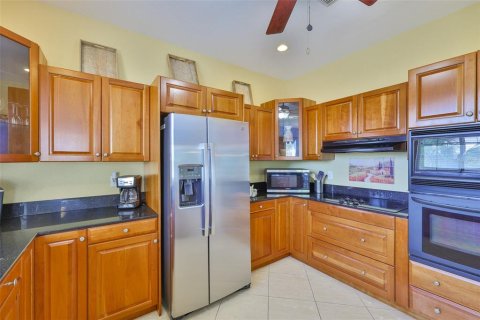 Townhouse in Madeira Beach, Florida 4 bedrooms, 190.91 sq.m. № 1760384 - photo 16