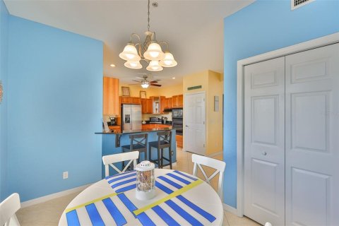 Townhouse in Madeira Beach, Florida 4 bedrooms, 190.91 sq.m. № 1760384 - photo 18