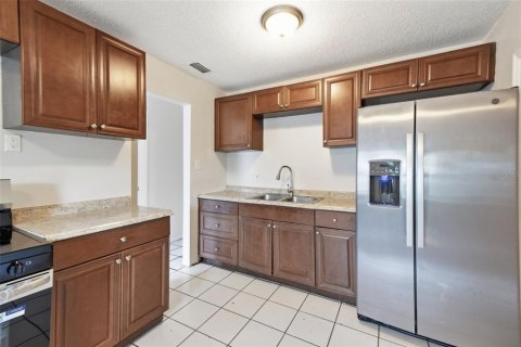House in Tampa, Florida 5 bedrooms, 156.63 sq.m. № 2235479 - photo 19