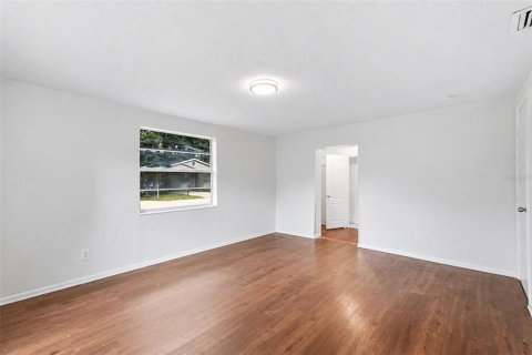 House in Tampa, Florida 5 bedrooms, 156.63 sq.m. № 2235479 - photo 26
