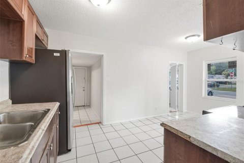 House in Tampa, Florida 5 bedrooms, 156.63 sq.m. № 2235479 - photo 20