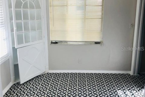 Снять в аренду квартиру в Сент-Питерсберг, Флорида 3 спальни, 51.1м2, № 1526145 - фото 20