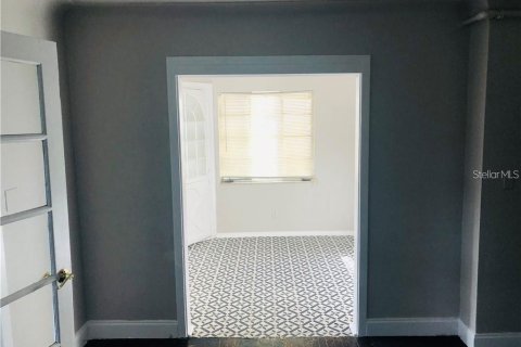 Снять в аренду квартиру в Сент-Питерсберг, Флорида 3 спальни, 51.1м2, № 1526145 - фото 19