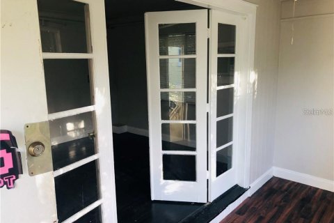 Снять в аренду квартиру в Сент-Питерсберг, Флорида 3 спальни, 51.1м2, № 1526145 - фото 24