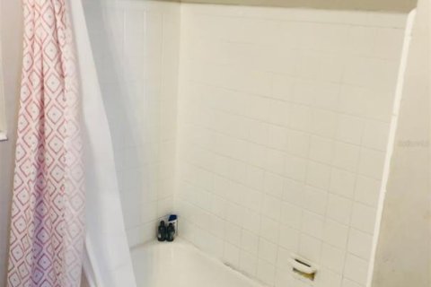 Снять в аренду квартиру в Сент-Питерсберг, Флорида 3 спальни, 51.1м2, № 1526145 - фото 11