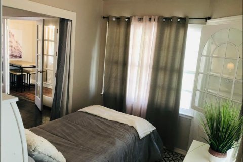 Снять в аренду квартиру в Сент-Питерсберг, Флорида 3 спальни, 51.1м2, № 1526145 - фото 8