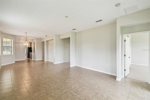 Casa en alquiler en Poinciana, Florida, 2 dormitorios, 138.89 m2 № 1669812 - foto 11