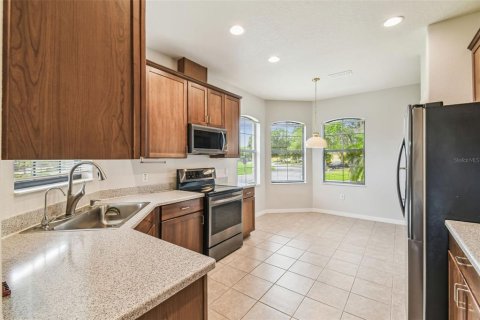 Casa en alquiler en Poinciana, Florida, 2 dormitorios, 138.89 m2 № 1669812 - foto 12