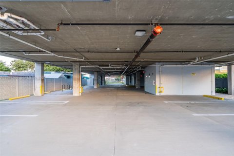 Apartment in Miami, Florida 1 bedroom № 1999967 - photo 15