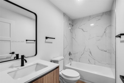 Apartment in Miami, Florida 1 bedroom № 1999967 - photo 11