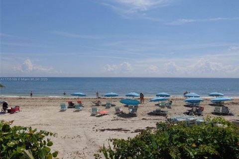 Condominio en venta en Hollywood, Florida, 54.81 m2 № 1937734 - foto 24