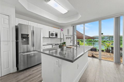 Touwnhouse à louer à Pembroke Pines, Floride: 2 chambres, 108.7 m2 № 2168194 - photo 8