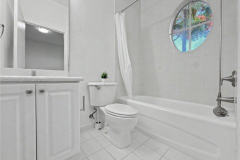 Touwnhouse à louer à Pembroke Pines, Floride: 2 chambres, 108.7 m2 № 2168194 - photo 13