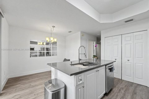 Touwnhouse à louer à Pembroke Pines, Floride: 2 chambres, 108.7 m2 № 2168194 - photo 5
