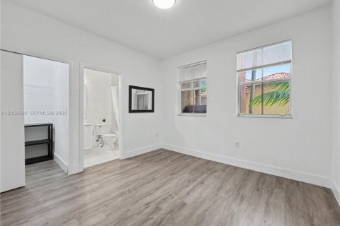 Touwnhouse à louer à Pembroke Pines, Floride: 2 chambres, 108.7 m2 № 2168194 - photo 12