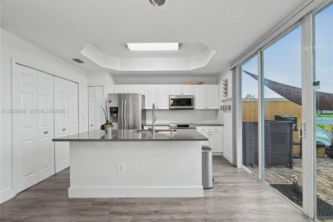 Touwnhouse à louer à Pembroke Pines, Floride: 2 chambres, 108.7 m2 № 2168194 - photo 2