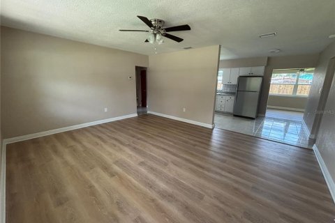 Casa en alquiler en Saint Petersburg, Florida, 2 dormitorios, 101.26 m2 № 1885814 - foto 5