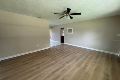 Casa en alquiler en Saint Petersburg, Florida, 2 dormitorios, 101.26 m2 № 1885814 - foto 8